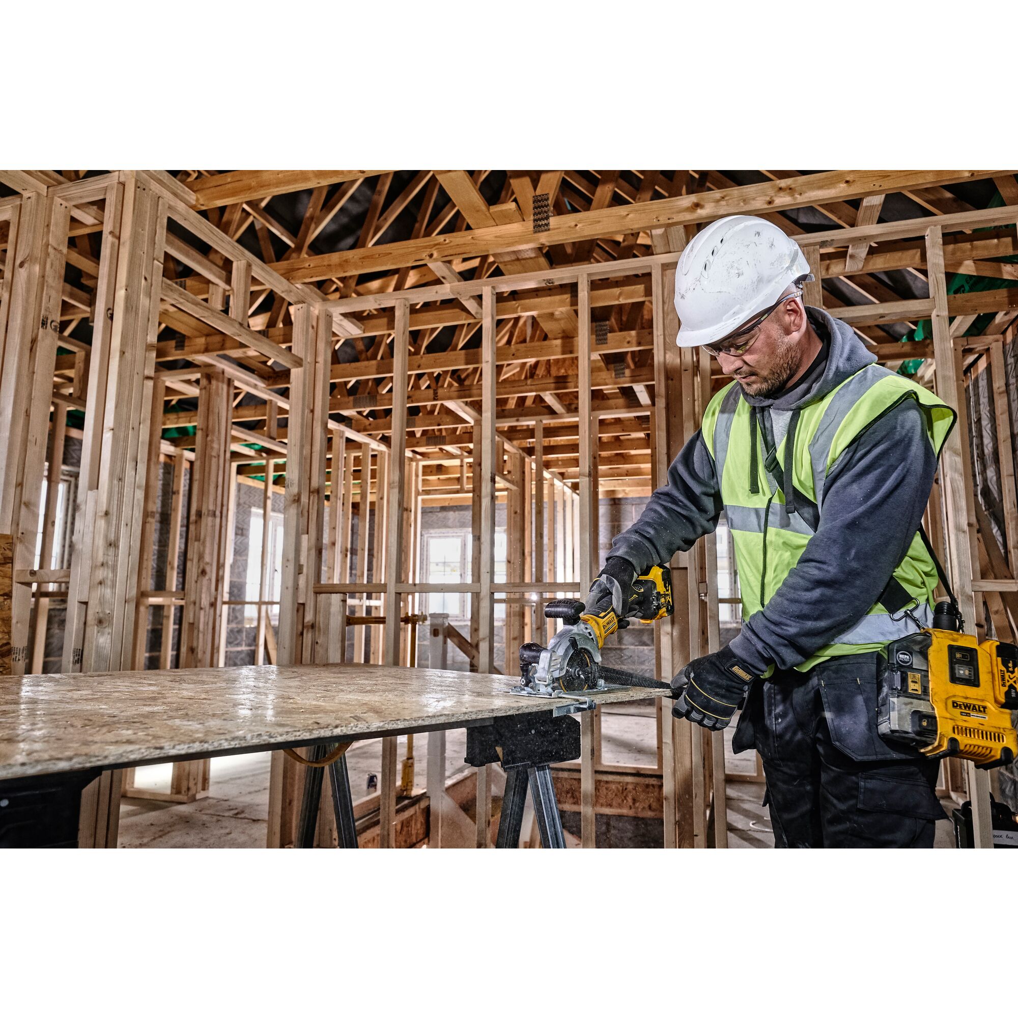 18V XR Brushless 115mm Compact Circular Saw Bare Unit DEWALT