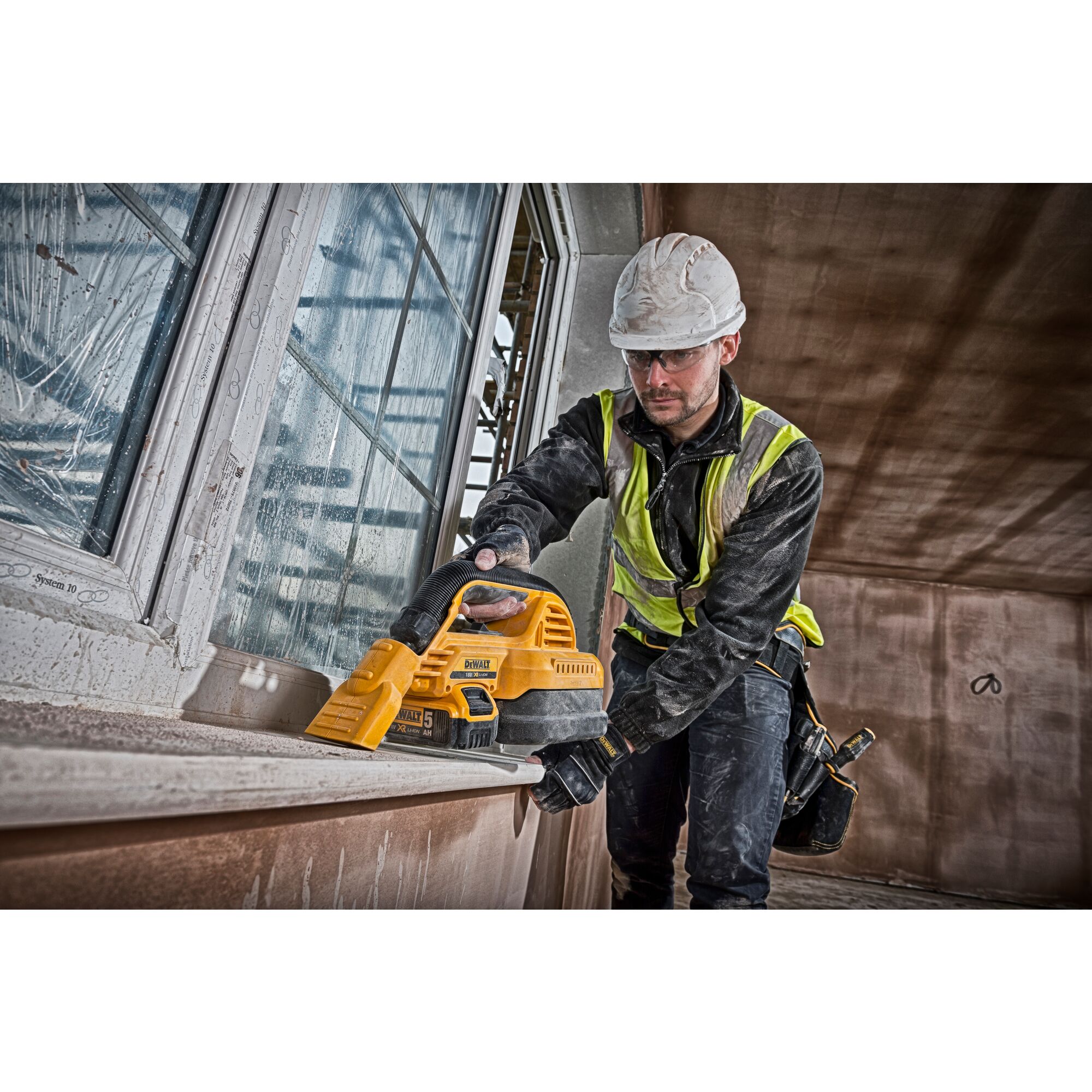 18V XR Vacuum Bare Unit DEWALT