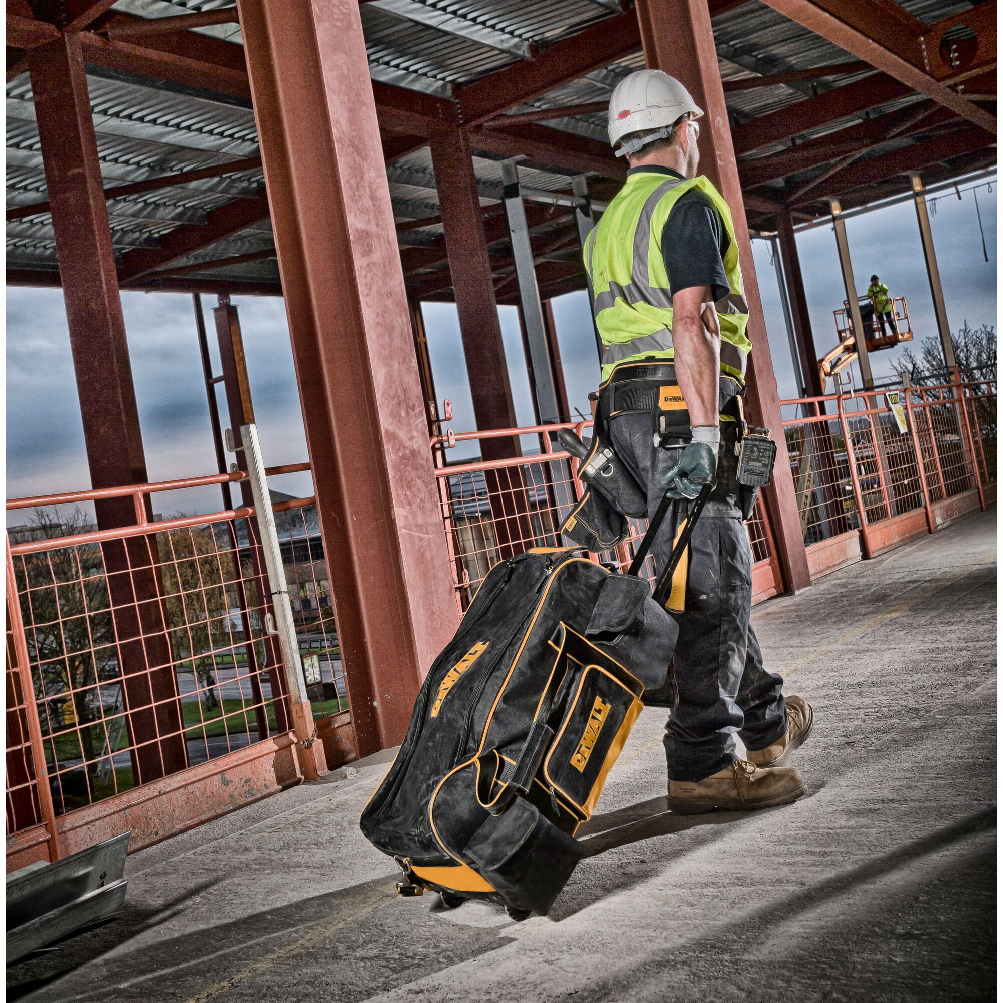 Dewalt tool bag shop with wheels